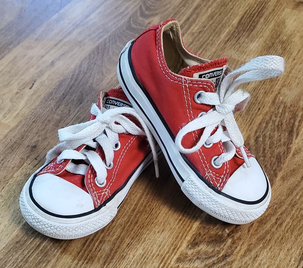 Converse All Star Chuck Taylor Sneakers Youth Size 6 RED Low Top, ADORABLE!